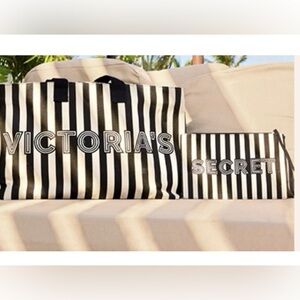 2 PC VICTORIA'S SECRET STRIPED BLACK CREAM CANVAS TOTE WRISTLET TRAVEL BEACH BAG